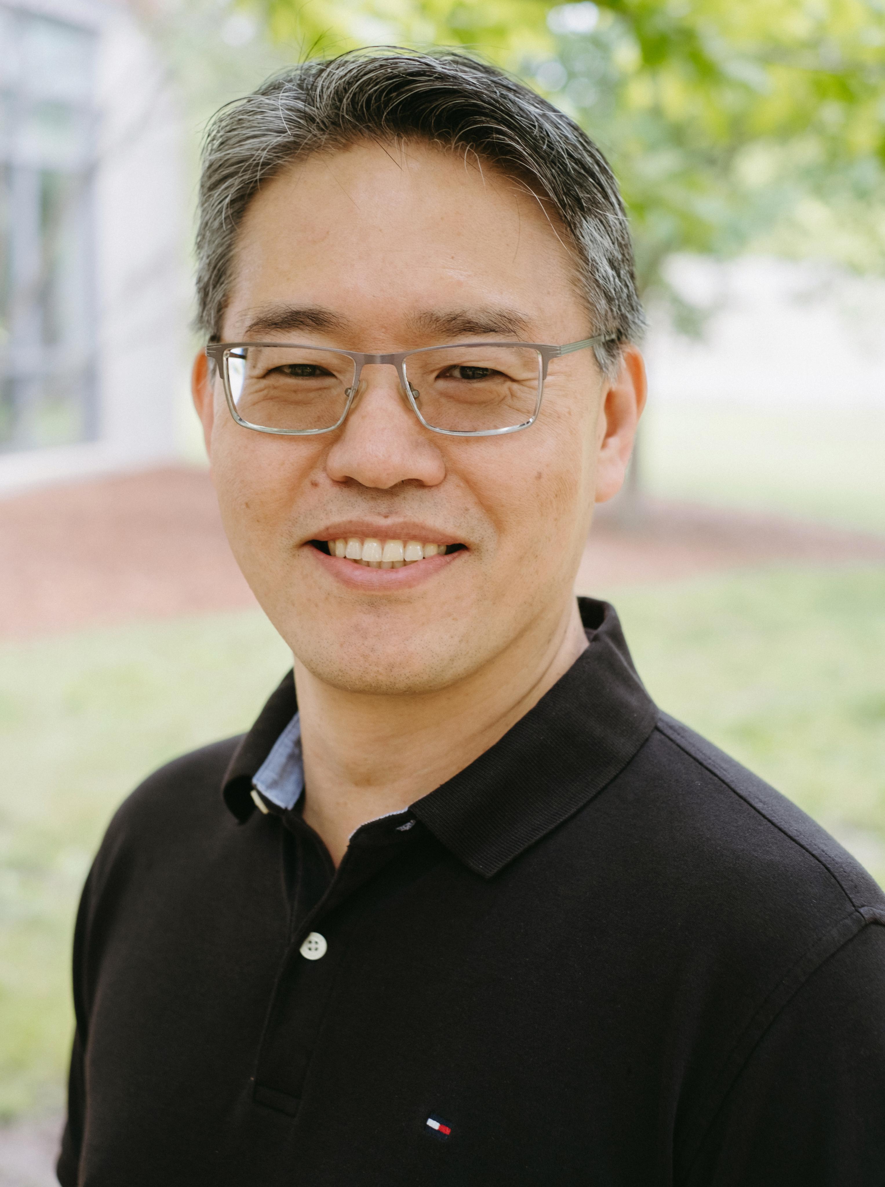 Dr. Jong Lee
